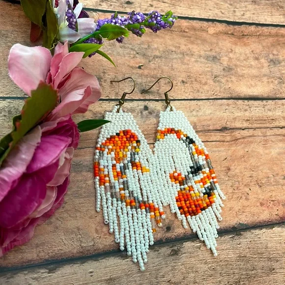 Gold fish beaded earring - Picture 3 of 5